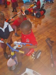 Goy_kid_playing-area